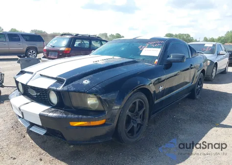 2009 Ford Mustang Gt/Gt Premium z USA, uszkodzony, nr VIN 1ZVHT82H495146300